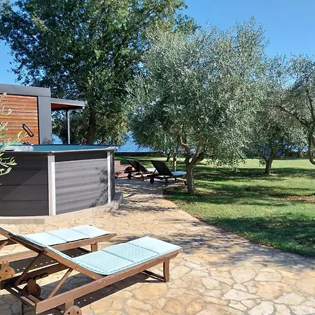 House Ive: Coastal Retreat With Jacuzzi, Pool And Olive Grove * Pomer