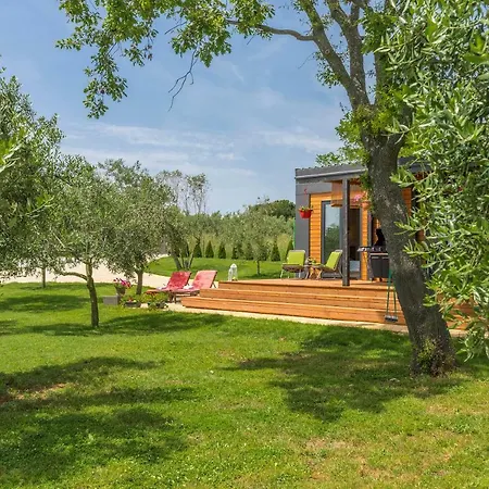 House Ive: Coastal Retreat With Jacuzzi, Pool And Olive Grove Holiday home