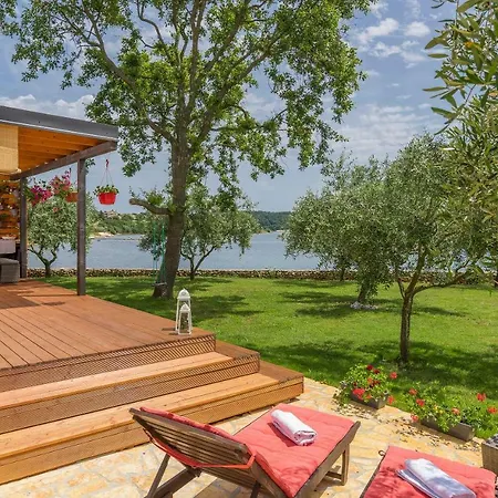 House Ive: Coastal Retreat With Jacuzzi, Pool And Olive Grove * Pomer