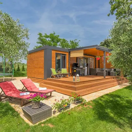 House Ive: Coastal Retreat With Jacuzzi, Pool And Olive Grove Holiday home *