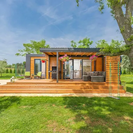 House Ive: Coastal Retreat With Jacuzzi, Pool And Olive Grove Holiday home