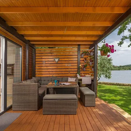 House Ive: Coastal Retreat With Jacuzzi, Pool And Olive Grove Holiday home Pomer
