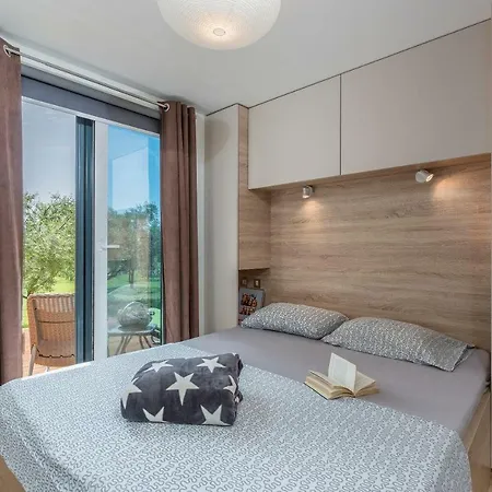 House Ive: Coastal Retreat With Jacuzzi, Pool And Olive Grove Holiday home Pomer