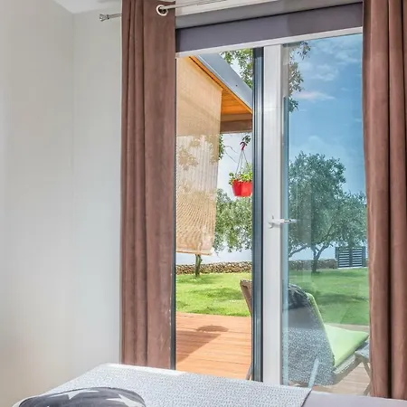 House Ive: Coastal Retreat With Jacuzzi, Pool And Olive Grove * Pomer